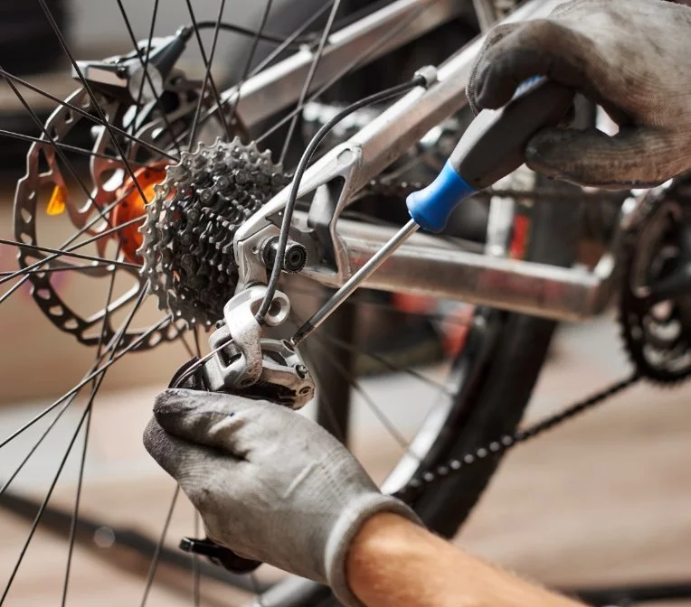 Fahrrad Reparatur Werkstatt kommt auch zu Ihnen
